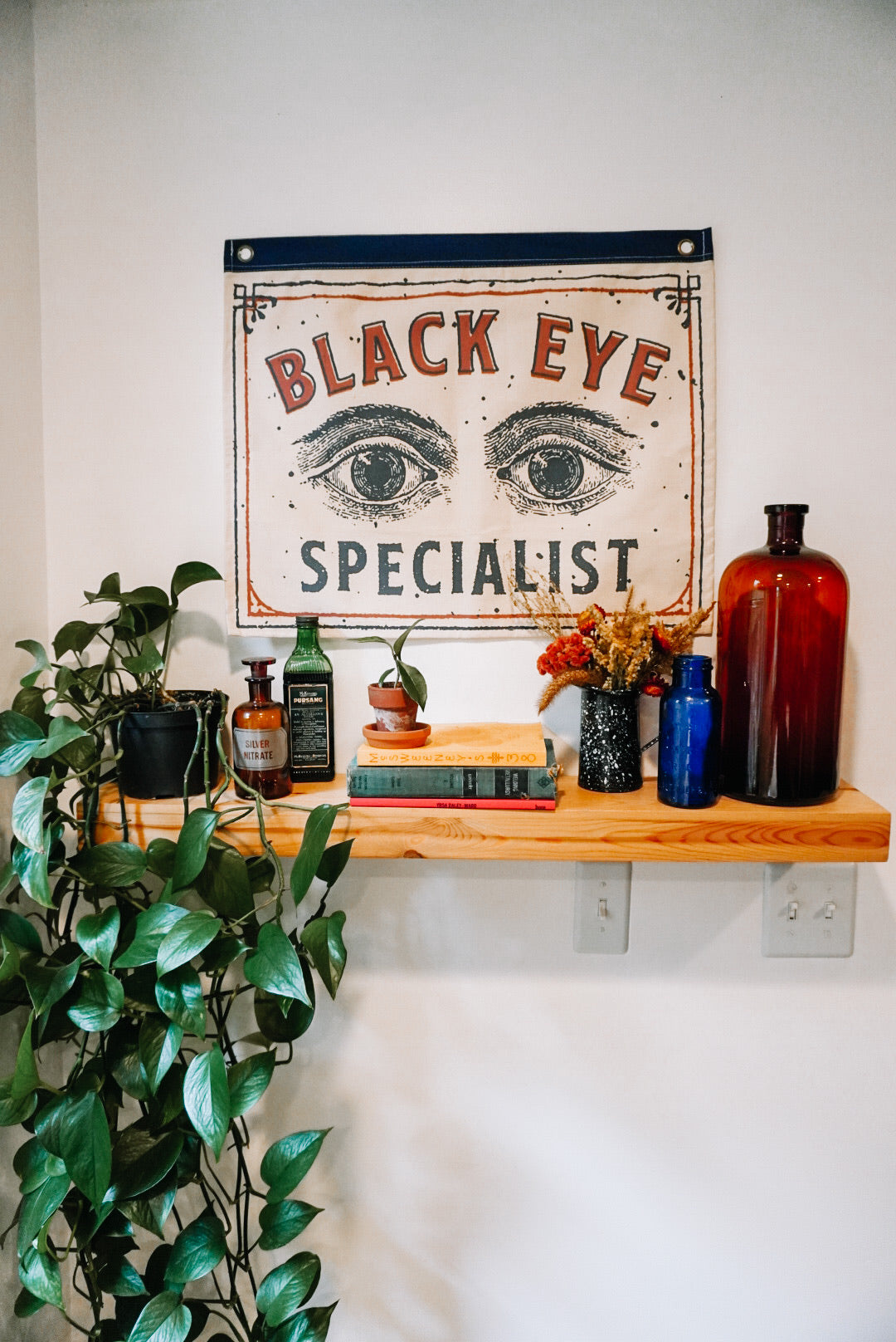Black Eye Specialist Hemp Banner